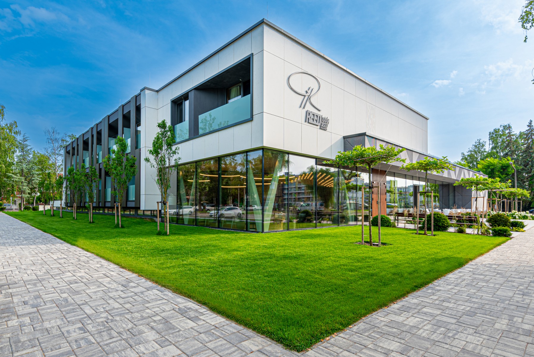 AZAR REFERENCIA ELEGEDETT MEGRENDELO REED Luxury Hotel Bistro