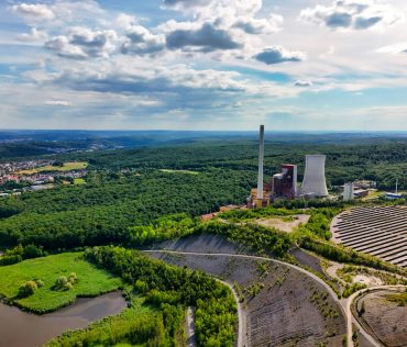 Építőipar energiahatékonyság 2026: épület-felújítás támogatás KKV