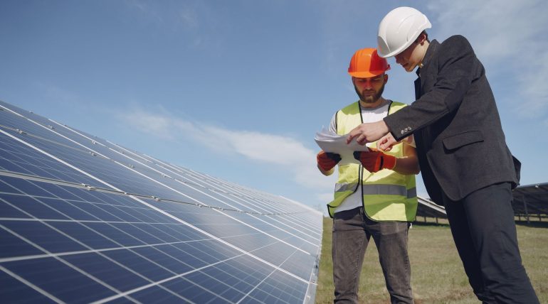 Építőipar energiahatékonyság 2026: épület-felújítás támogatás KKV
