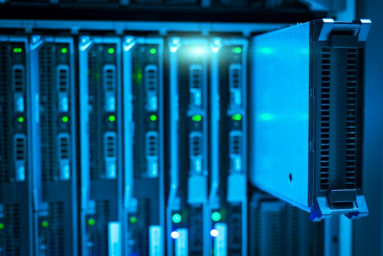 EU AI Act 2026 augusztus: KKV compliance határidő és költségek