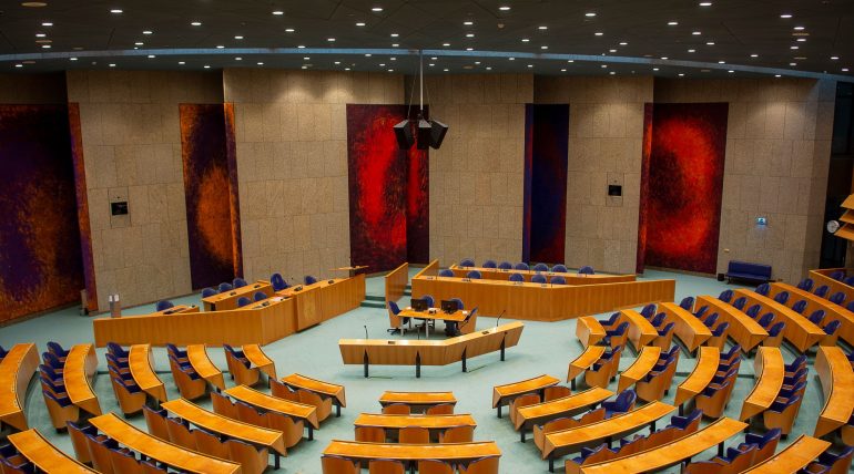 EU Tanács 2026 pályázati keret-bővítés: hatások magyar KKV-kra