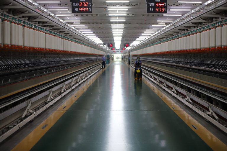Logisztikai KKV zöld flotta 2026: villamos teherautó-pályázat