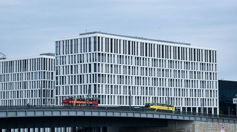 TEÁOR-kód és pályázat 2026: hogyan találd meg a cégedre szabottat?